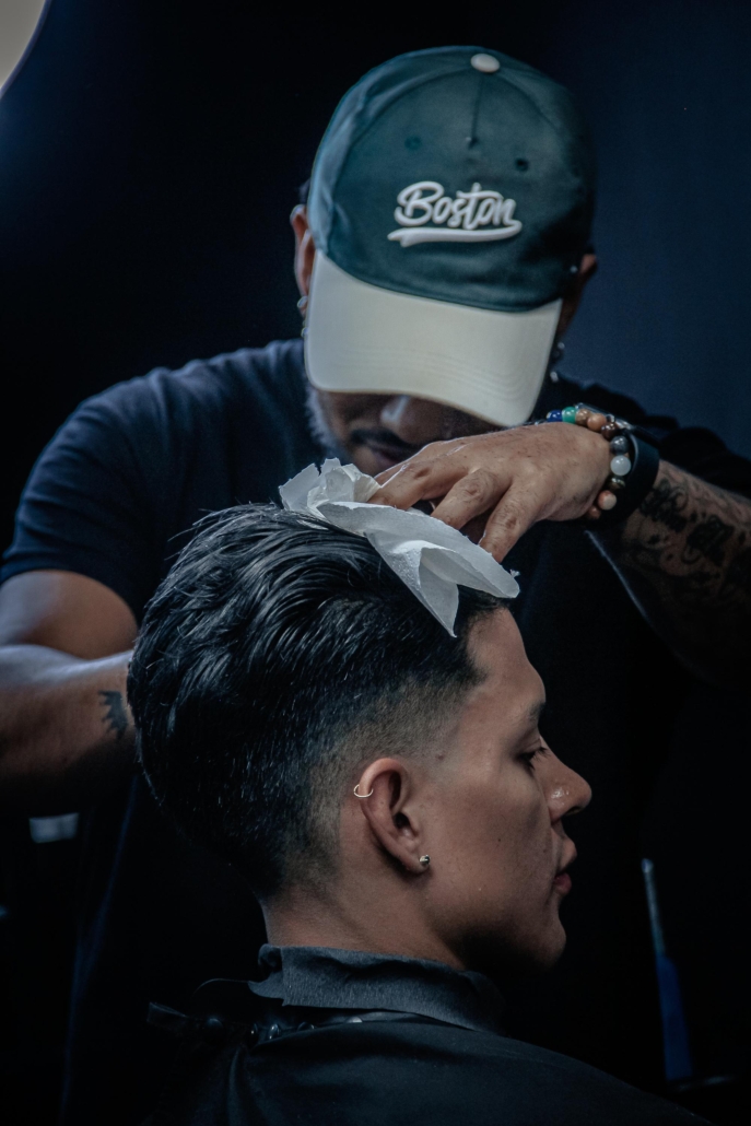 Corte+lavado+peinado ¡Un verdadero cambio de look! Expertos en cortes a detalle. Realizamos low, mid y high fade, taper fade, french crop top, mullet y mohicano.
